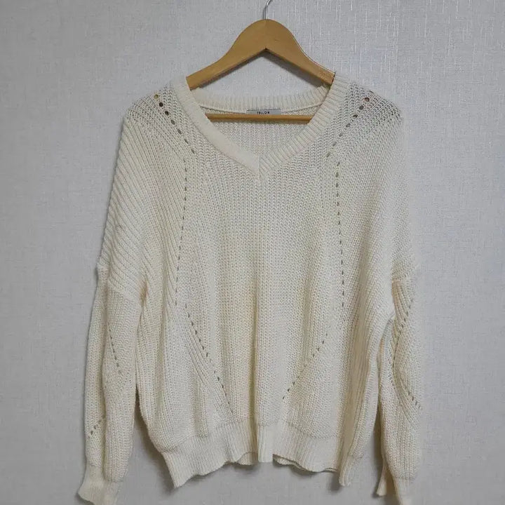 [BUNJANG] 24.YELLOW Ivory V-neck Knit Sweater / 24.YELLOW 아이보리 브이넥 니트