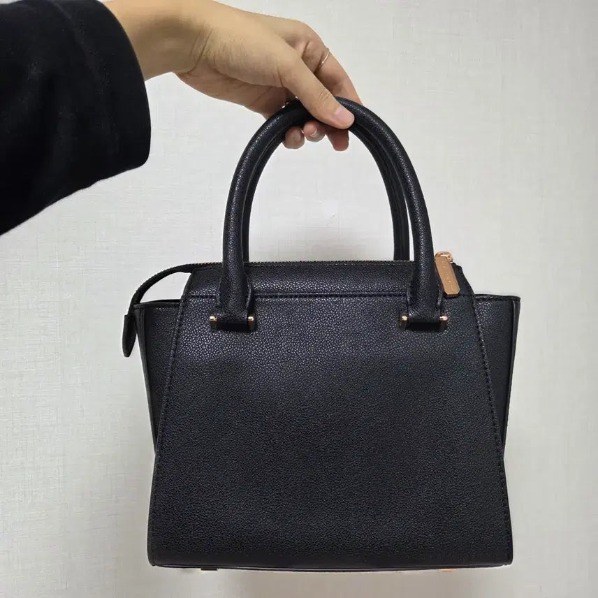 [BUNJANG] Charles & Keith Tote Crossbody Bag / 찰스앤키스 토트백 크로스백 가방