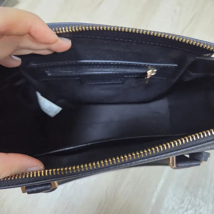 [BUNJANG] Charles & Keith Tote Crossbody Bag / 찰스앤키스 토트백 크로스백 가방