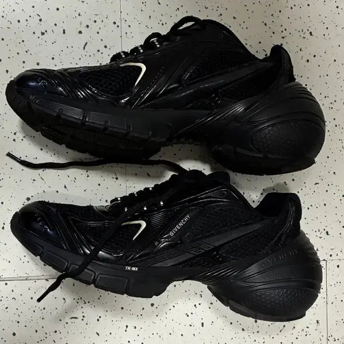 [BUNJANG] Givenchy TK-MX All Black Sneakers 41 / 지방시 TK-MX 올블랙 스니커즈 41