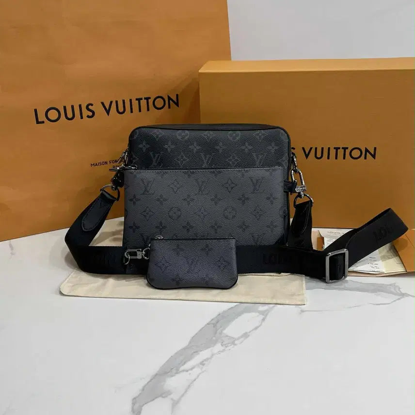 [BUNJANG] Louis Vuitton Eclipse Trio Messenger Bag / {정품} 루이비통 이클립스 트리오 메신저백 크로스백
