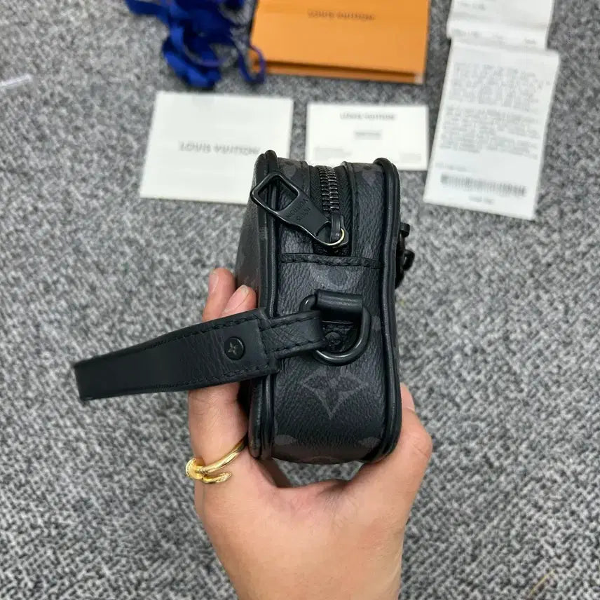 [BUNJANG] Louis Vuitton Eclipse Pochette Volga Clutch Bag / {정품} 루이비통 이클립스 포쉐트 볼가 클러치백