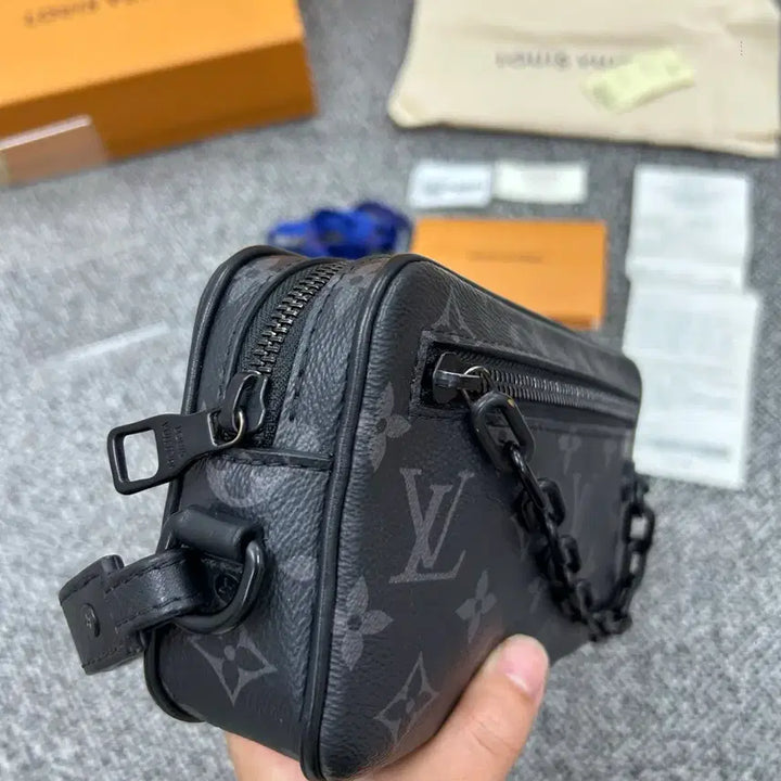 [BUNJANG] Louis Vuitton Eclipse Pochette Volga Clutch Bag / {정품} 루이비통 이클립스 포쉐트 볼가 클러치백