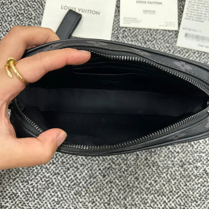 [BUNJANG] Louis Vuitton Eclipse Pochette Volga Clutch Bag / {정품} 루이비통 이클립스 포쉐트 볼가 클러치백