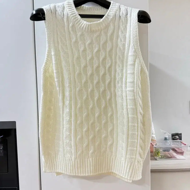[BUNJANG] Cream Ivory Knit Vest / 5/26까지 미착용 새제품 가을겨울 크림 아이보리 니트조끼