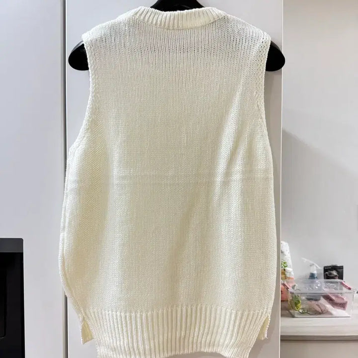 [BUNJANG] Cream Ivory Knit Vest / 5/26까지 미착용 새제품 가을겨울 크림 아이보리 니트조끼