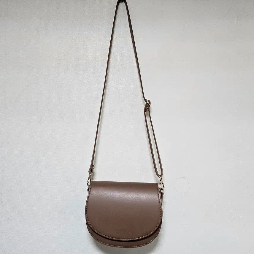 [BUNJANG] Half Moon Round Crossbody Bag / 하프문 라운드 크로스백