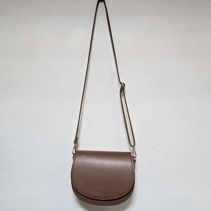 [BUNJANG] Half Moon Round Crossbody Bag / 하프문 라운드 크로스백
