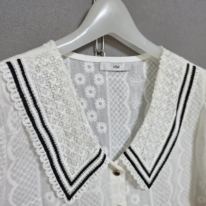 [BUNJANG] LeShop Lace Collar Blouse F / 르샵 레이스카라 블라우스 F   n2306
