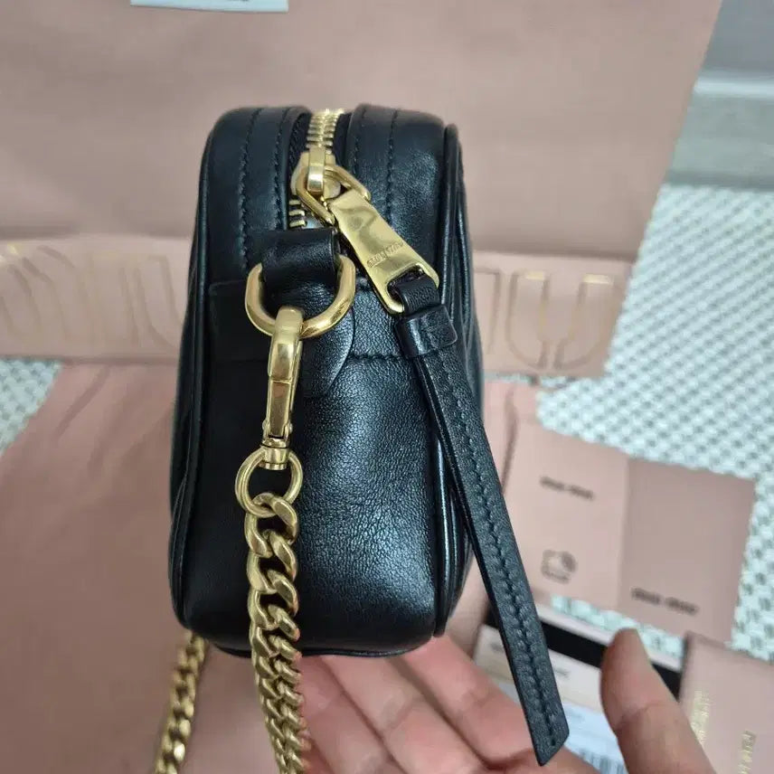 [BUNJANG] Miu Miu Matelassé Camera Bag / 미우미우 마테라쎄 카메라백 정품