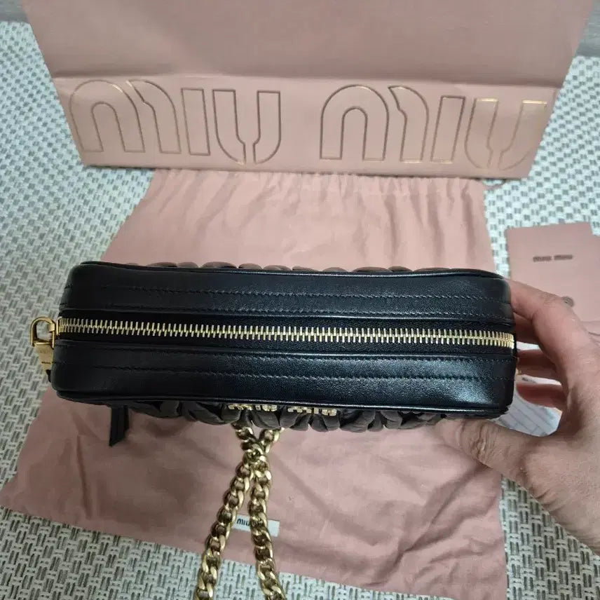 [BUNJANG] Miu Miu Matelassé Camera Bag / 미우미우 마테라쎄 카메라백 정품