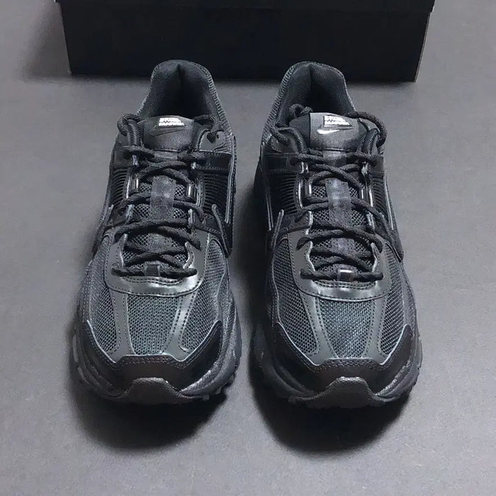 [BUNJANG] Nike x DSM Zoom Vomero 5 SP Black / 나이키 X DSM 줌 보메로 5 SP 블랙