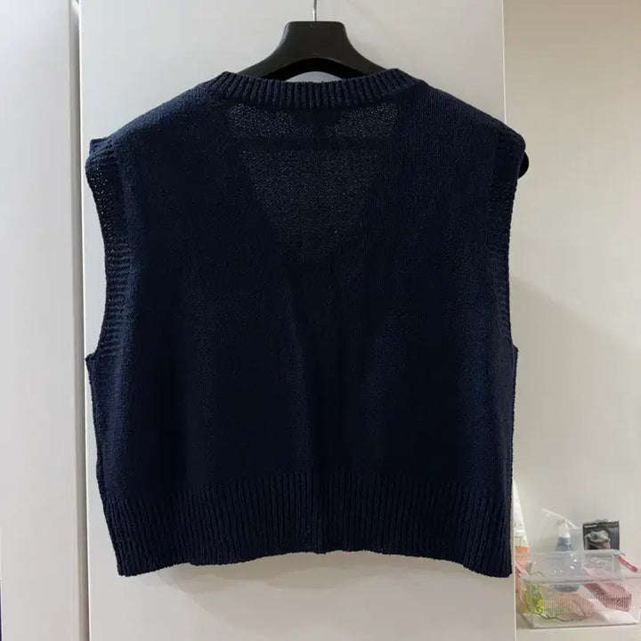 [BUNJANG] SPAO Cable Knit Cropped Vest Navy / 5/26까지  SPAO (스파오) 케이블 크롭니트 조끼 네이비