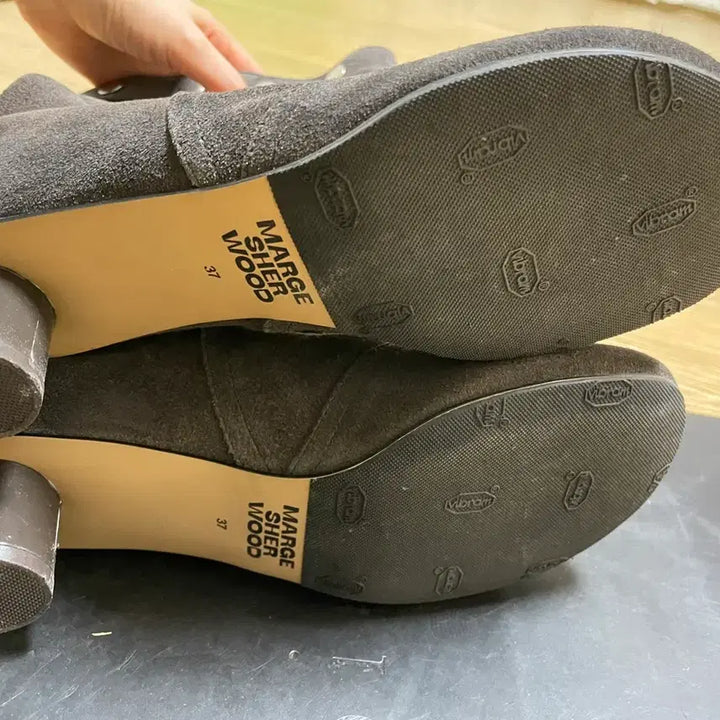 [BUNJANG] Margesherwood Suede Mid Boots Dark Brown / 마지셔우드 스웨이드 미들 부츠 다크브라운