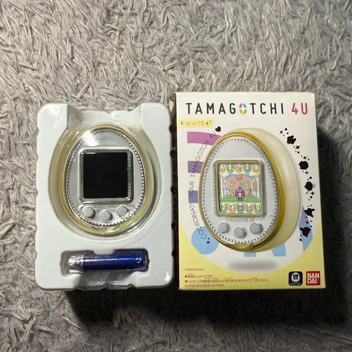 [BUNJANG] Tamagotchi 4U White (Opened) / 반개봉 다마고치 4U 화이트