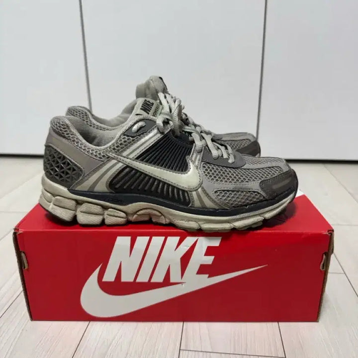 [BUNJANG] Nike Vomero 5 Cobblestone Sneakers / 나이키 보메로5 운동화 코블스톤 / 235