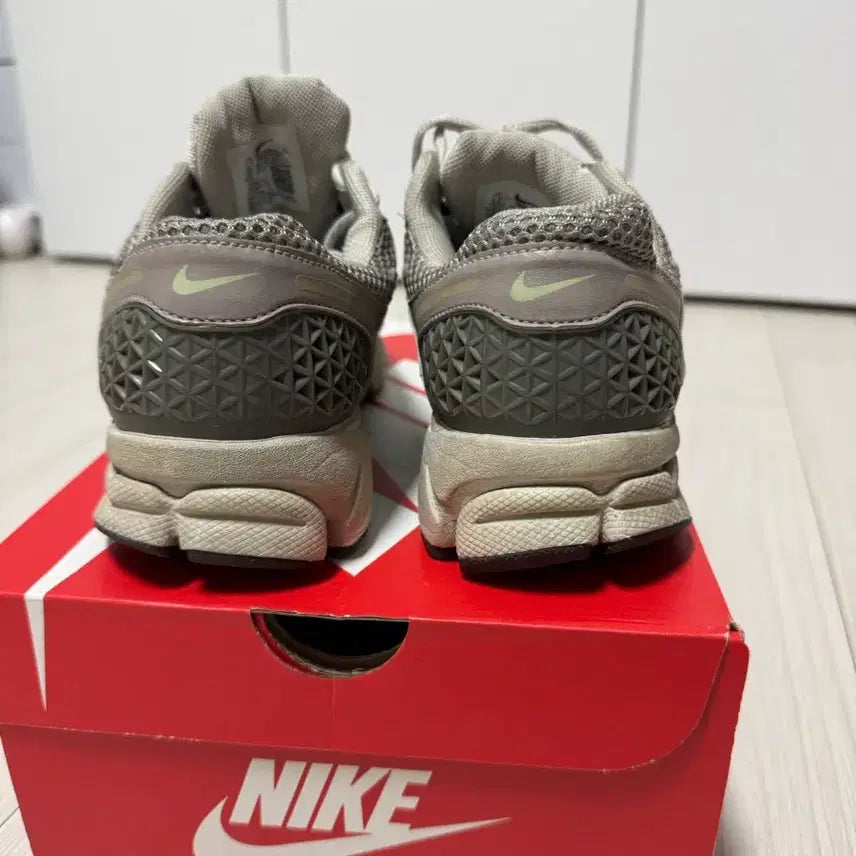 [BUNJANG] Nike Vomero 5 Cobblestone Sneakers / 나이키 보메로5 운동화 코블스톤 / 235