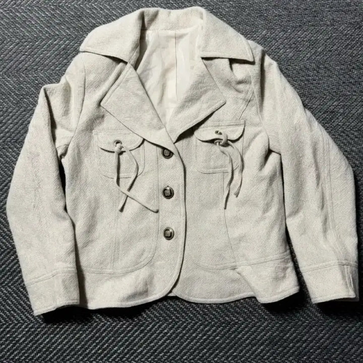 [BUNJANG] libere Ivory Short Jacket / JPN 리베레(libere) 3버튼 아이보리 숏 자켓
