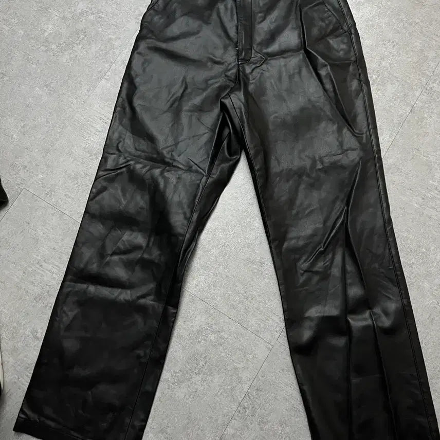 [BUNJANG] Sperone Flow Line Leather Pants Black M / 스페로네 플로우 라인 레더 팬츠 블랙 M