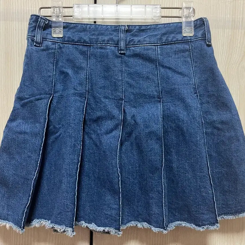 [BUNJANG] GU Denim Mini Pleated Skirt / GU 데님 미니 플리츠 스커트