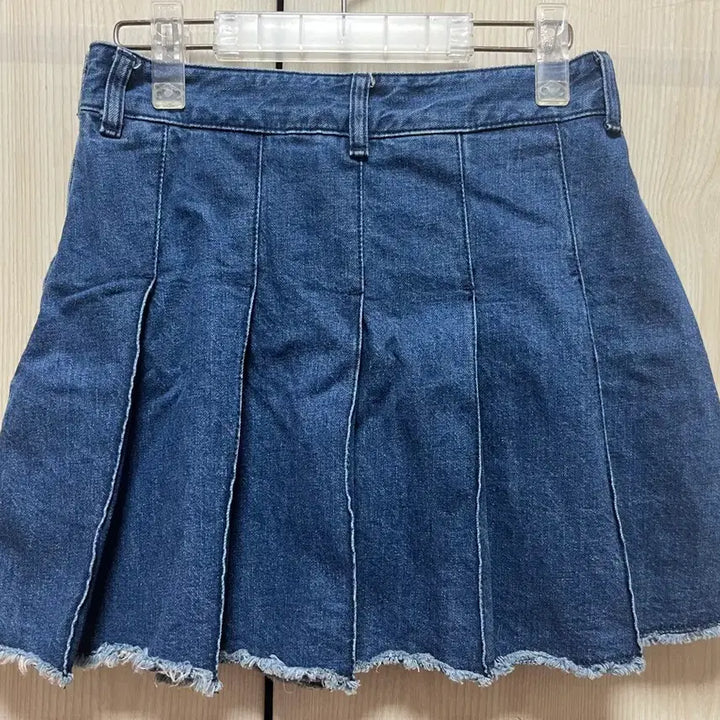 [BUNJANG] GU Denim Mini Pleated Skirt / GU 데님 미니 플리츠 스커트