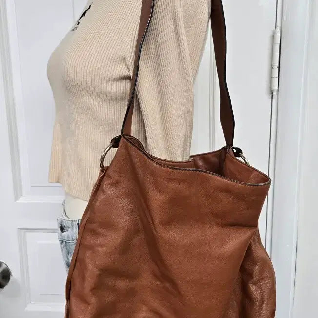 [BUNJANG] &amp; Other Stories Leather Tassel Shoulder Bag / 앤아더스토리즈 브라운 레더 태슬 숄더백