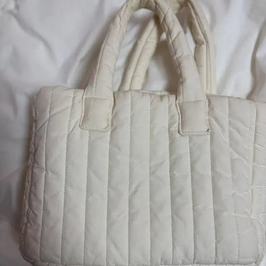 [BUNJANG] Sienne Padded Bag / 시엔느 패딩백