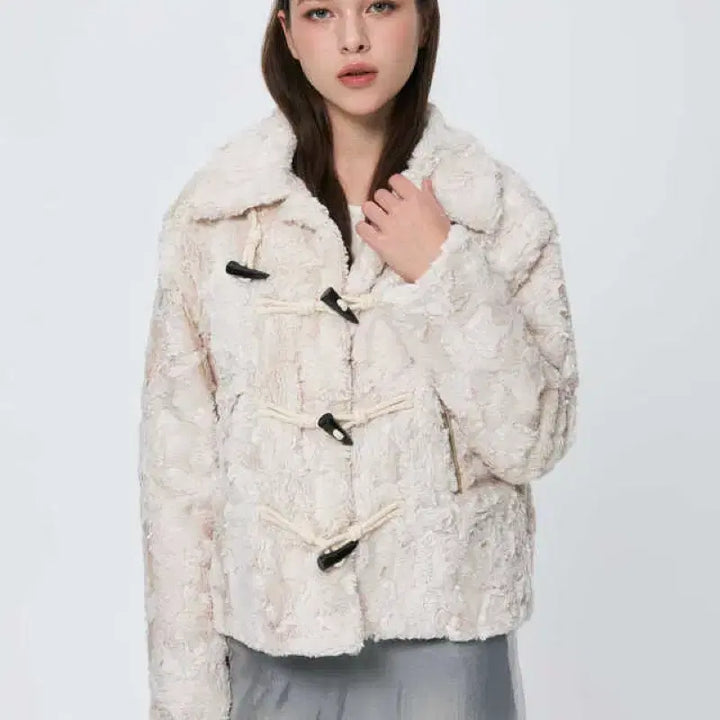 [BUNJANG] IVE Ari Beige Jacket / 아리 퍼 자켓 베이지