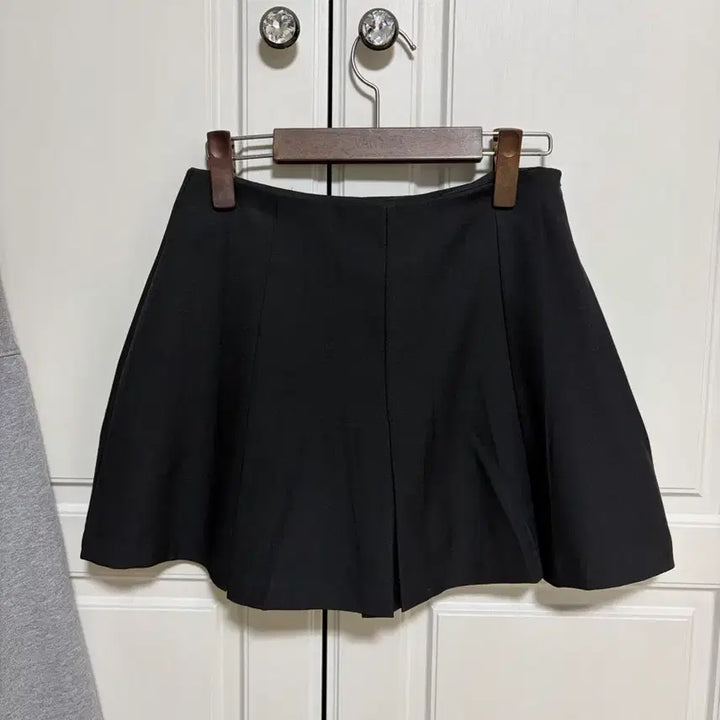 [BUNJANG] Cream Cheese Market More Pleated Skirt Shorts Black S / 크림치즈마켓 모어 플리츠 치마바지 미니스커트 블랙 S