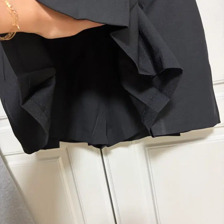 [BUNJANG] Cream Cheese Market More Pleated Skirt Shorts Black S / 크림치즈마켓 모어 플리츠 치마바지 미니스커트 블랙 S
