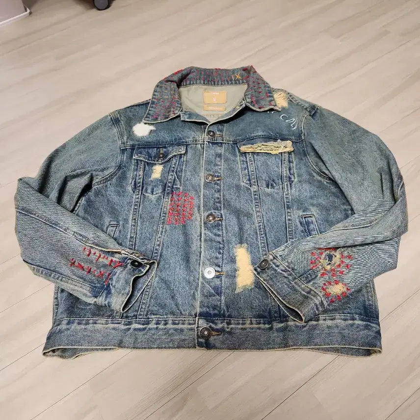 [BUNJANG] C2H4 Custom Denim Jacket / C2H4 커스텀  데님 세미 오버핏 스타일 청자켓