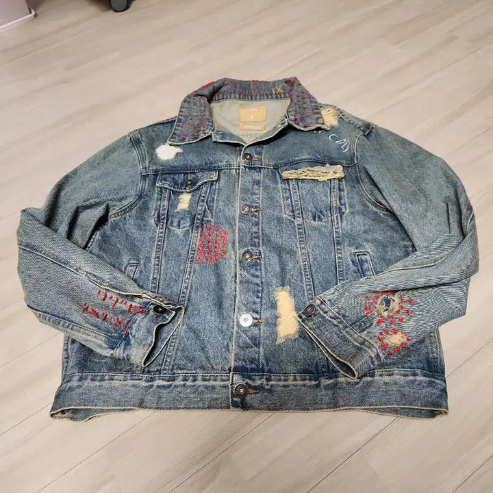 [BUNJANG] C2H4 Custom Denim Jacket / C2H4 커스텀  데님 세미 오버핏 스타일 청자켓