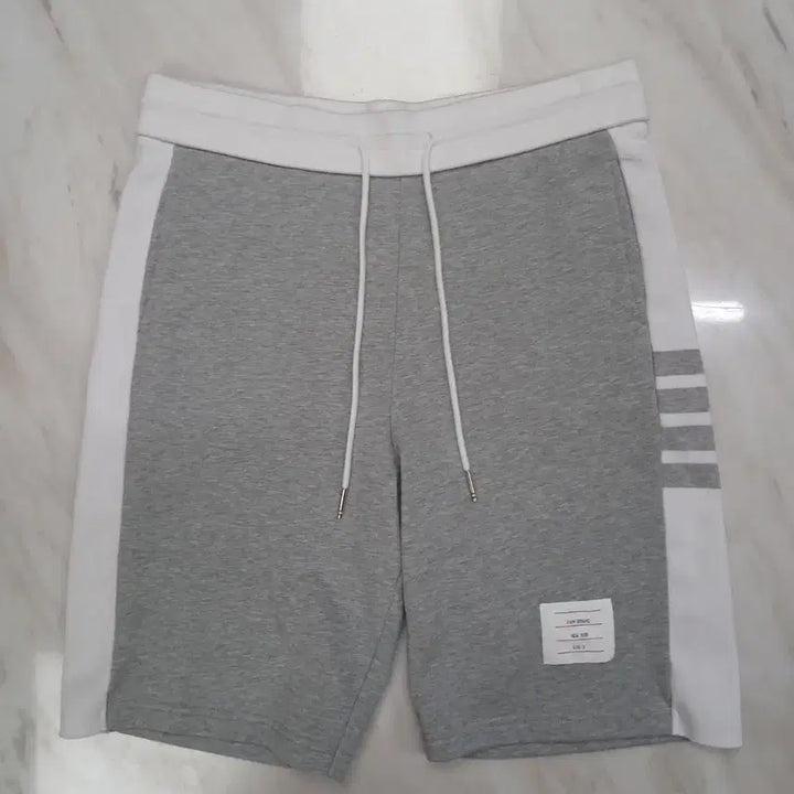 [BUNJANG] Thom Browne Shorts Size 3 / [일본 정품 새상품급 좋습니다] 톰브라운 반바지 3 사이즈