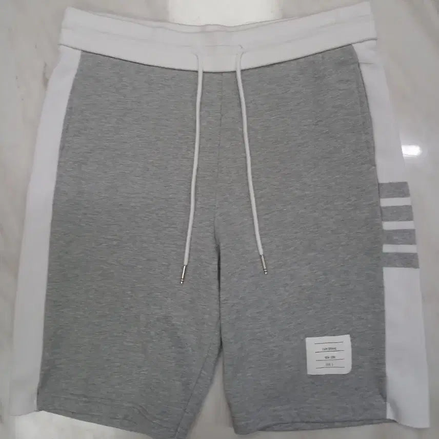 [BUNJANG] Thom Browne Shorts Size 3 / [일본 정품 새상품급 좋습니다] 톰브라운 반바지 3 사이즈