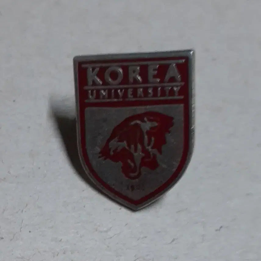 [BUNJANG] Korea University 100th Anniversary Commemorative Badge / 고려대학교 개교 100주년 기념 뱃지 팝니다