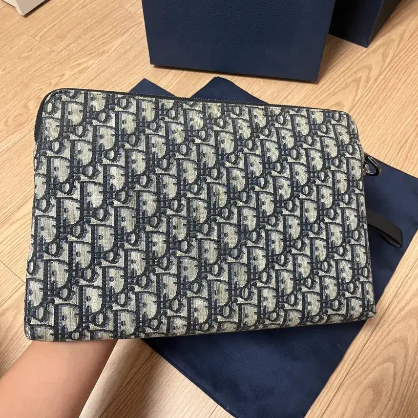 [BUNJANG] Dior Oblique A4 Clutch / [ 실착 3회, S급 ] 디올 A4 오블리크 클러치