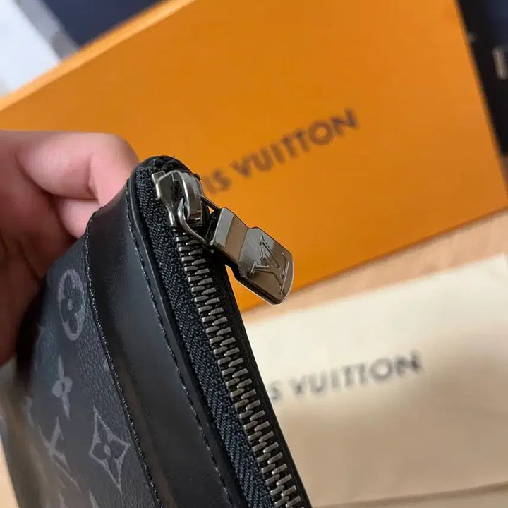 [BUNJANG] Louis Vuitton Eclipse Apollo Clutch / [ 영수증 보유, A+ ] 루이비통 이클립스 아폴로 클러치