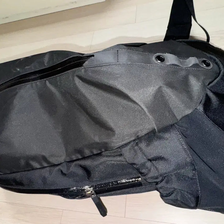[BUNJANG] Arc'teryx Arro 22 Backpack / 아크테릭스 아로 22 블랙