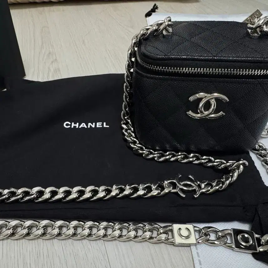 [BUNJANG] Chanel Coco Chain Vanity Bag / 샤넬 블랙 캐비어 코코체인 베니티