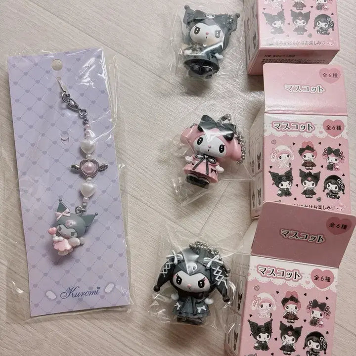 [BUNJANG] Sanrio Kuromi Dreamy Angel Series Keychain Bundle Set / 산리오 달밤의 메로쿠로 키링 꿈꾸는 엔젤시리즈 쿠로미 스트랩 일괄양도