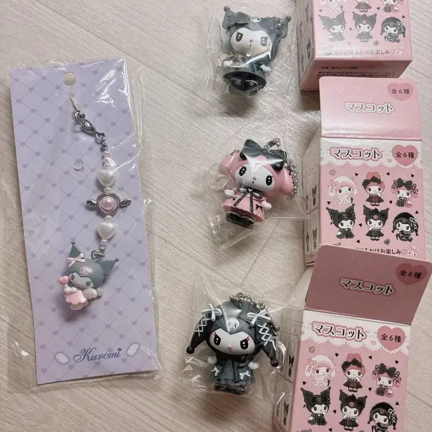 [BUNJANG] Sanrio Kuromi Dreamy Angel Series Keychain Bundle Set / 산리오 달밤의 메로쿠로 키링 꿈꾸는 엔젤시리즈 쿠로미 스트랩 일괄양도