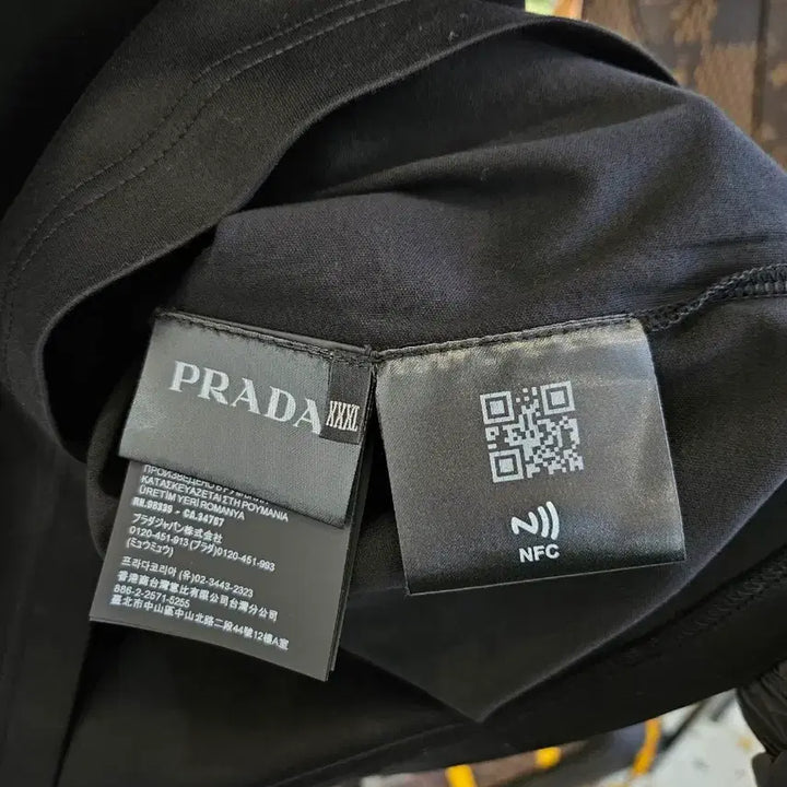 [BUNJANG] Prada Triangle Logo T-Shirt Black / [정품/새상품급/신형/3XL] 프라다 삼각로고 프린팅 반팔티셔츠 블랙