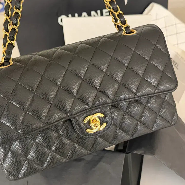 [BUNJANG] Chanel Classic Medium Handbag / (풀박) 샤넬 클래식 미듐 / 25년 구매