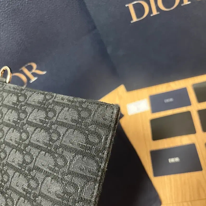 [BUNJANG] Dior Oblique A5 Clutch / [ 새상품급, 실착 3회 ] 디올 오블리크 A5 클러치