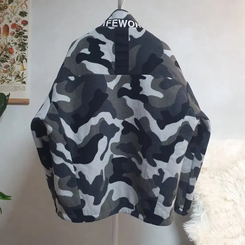 [BUNJANG] Life Work Camo Reversible Fleece Jacket (Size M/L) / [M~L]라이프워크 카모 리버시블 후리스 자켓(무배)
