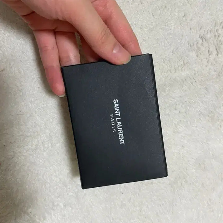 [BUNJANG] Yves Saint Laurent Matelassé Monogram New Medium Clutch / 입생로랑 생로랑 마틀라세 모노그램 뉴미듐 클러치 민트급
