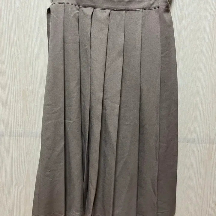 [BUNJANG] Maysome Beige Pleated Wrap Long Skirt / 메이썸 Maysome 베이지 플리츠 롱스커트
