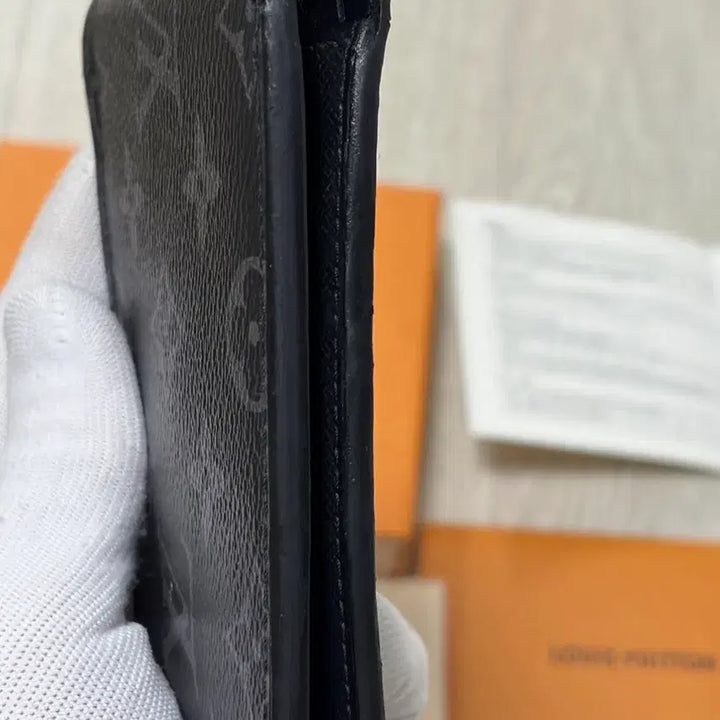 [BUNJANG] Louis Vuitton Eclipse Multiple Wallet M61695 / 정품,풀박스 루이비통 이클립스 멀티플 반지갑 M61695
