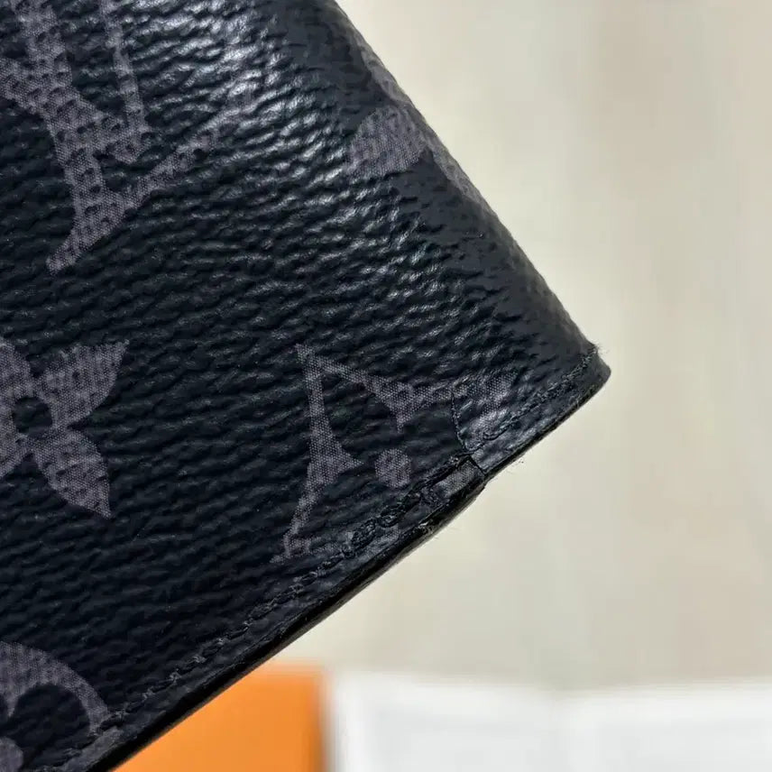 [BUNJANG] Louis Vuitton Eclipse Multiple Wallet M61695 / 정품,풀박스 루이비통 이클립스 멀티플 반지갑 M61695