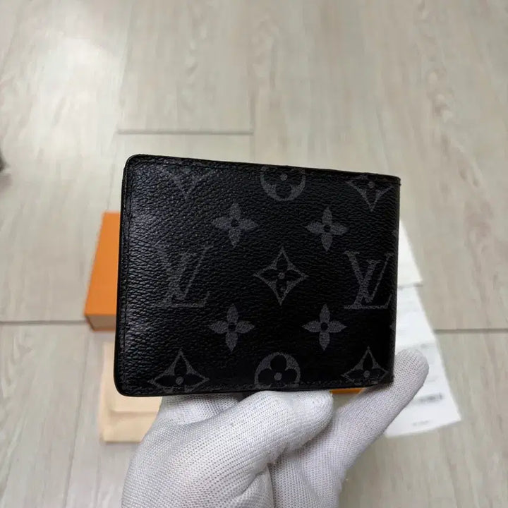 [BUNJANG] Louis Vuitton Eclipse Multiple Wallet M61695 / 정품,풀박스 루이비통 이클립스 멀티플 반지갑 M61695
